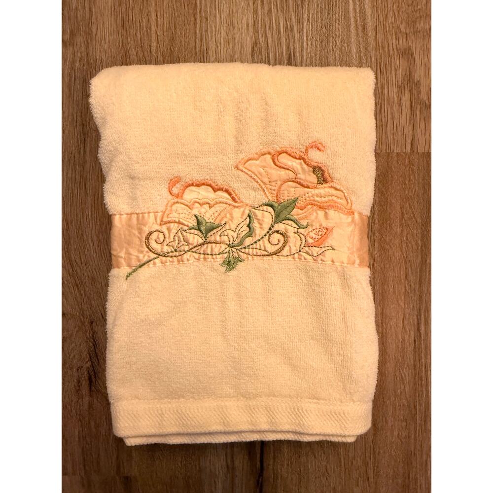 Vintage Floral Embroidered Light Pink Bath Towel with Satin Ribbon Band USA